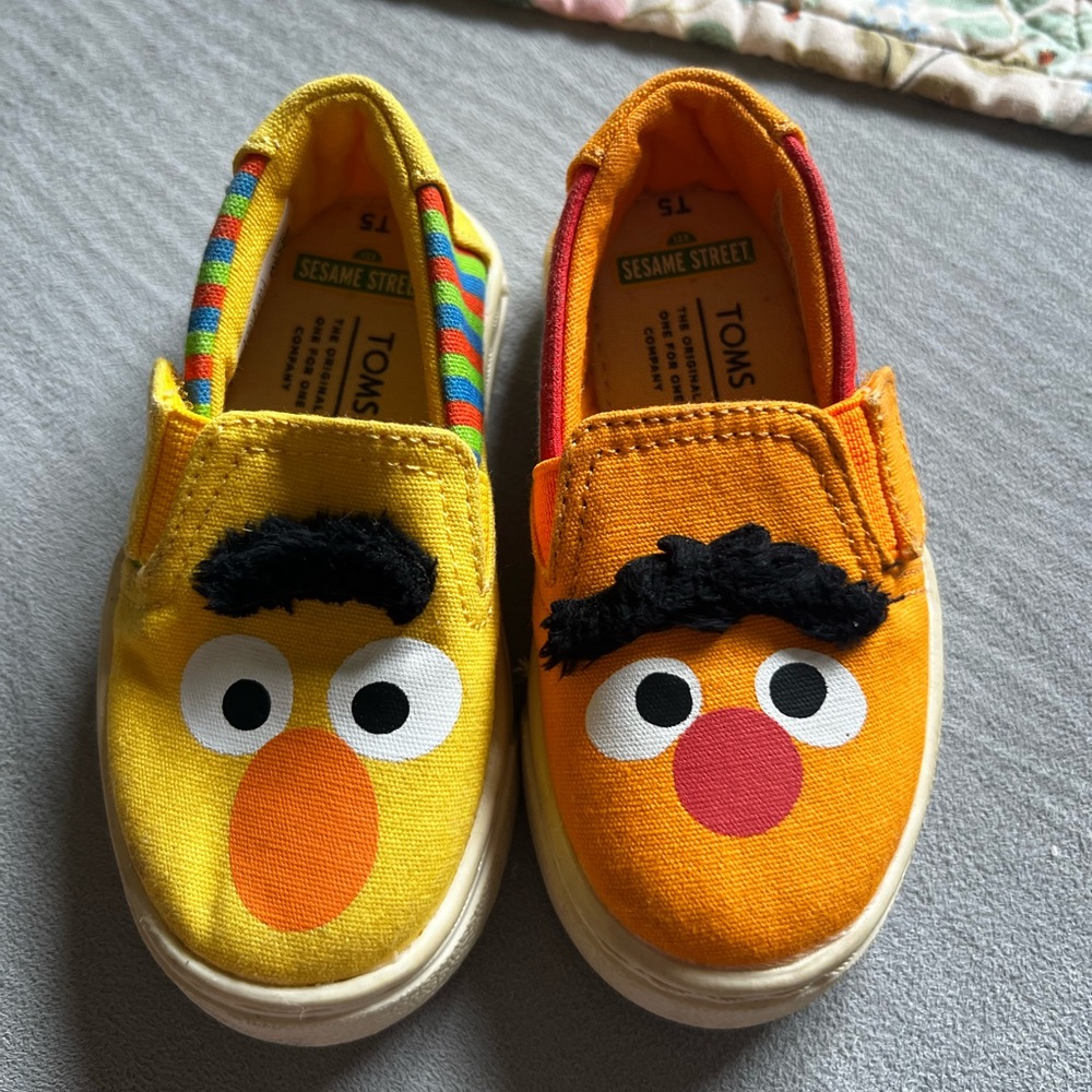 TOMS Sesame Street Kids Shoes - Burt and Ernie